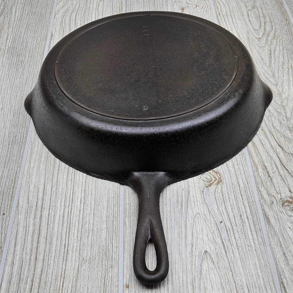 Vintage Lodge 3 Notch Cast Iron Skillet 8 D Heat Ring 10.5 Inch Pan Dual Spout